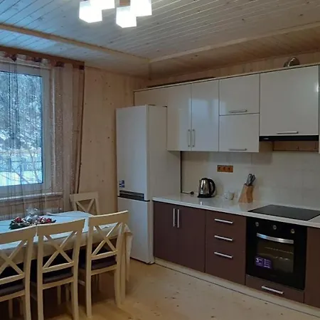 під горою Country house *