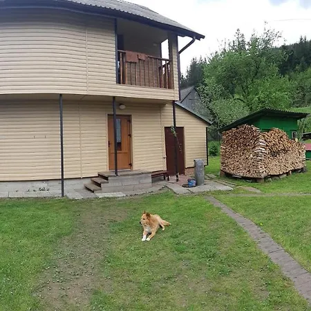 під горою Country house
