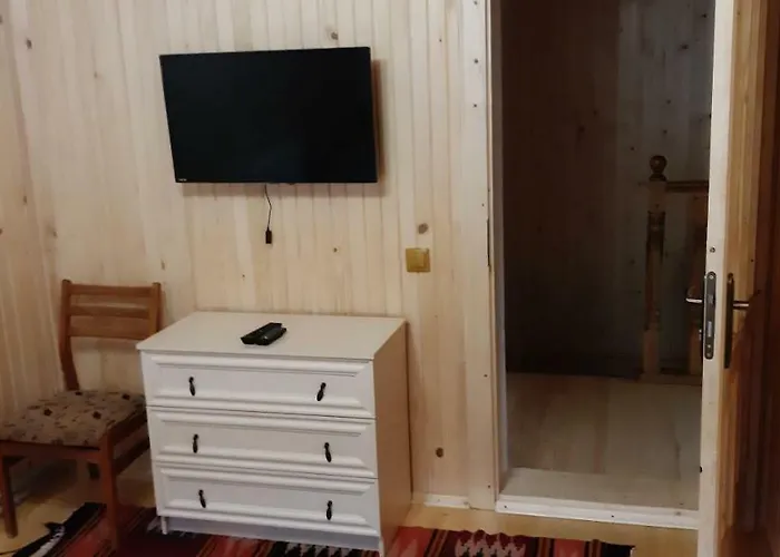 під горою *